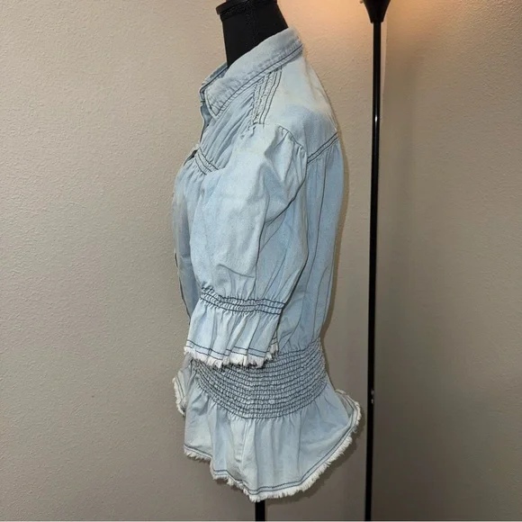 NWT ANDREE Denim Ruffle Blouse. Frayed Edges. Poof Sleeves. 1X - Picture 4 of 9